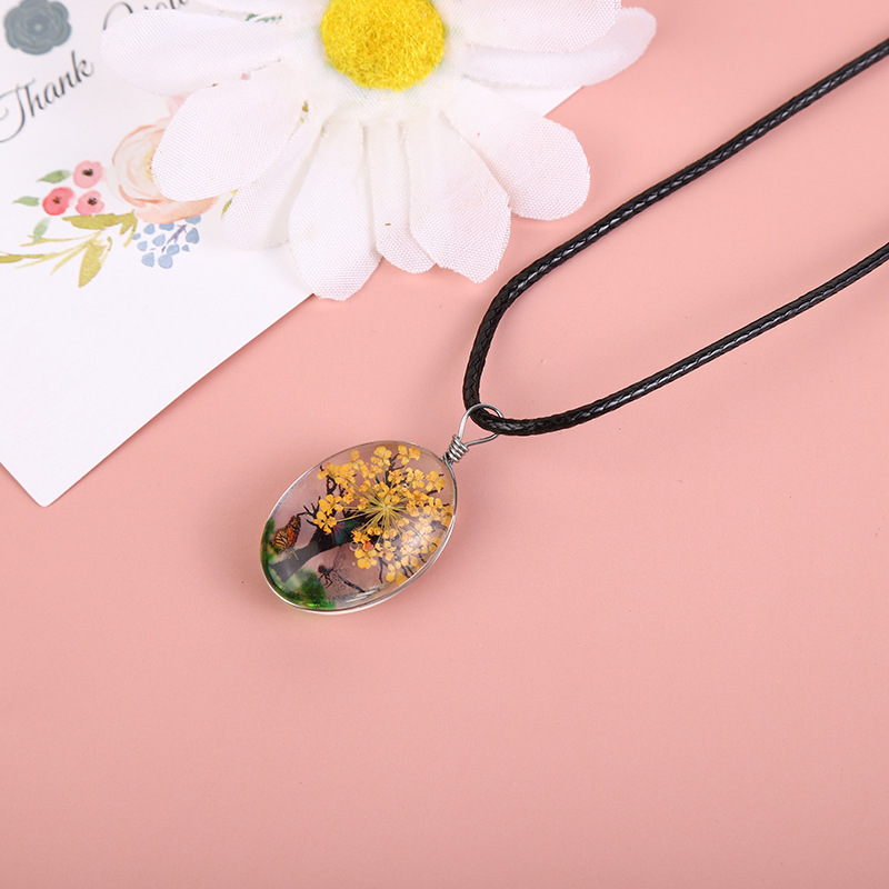 Real Dried Flower Baby's Breat - Birth Flower Necklace 评论和价格