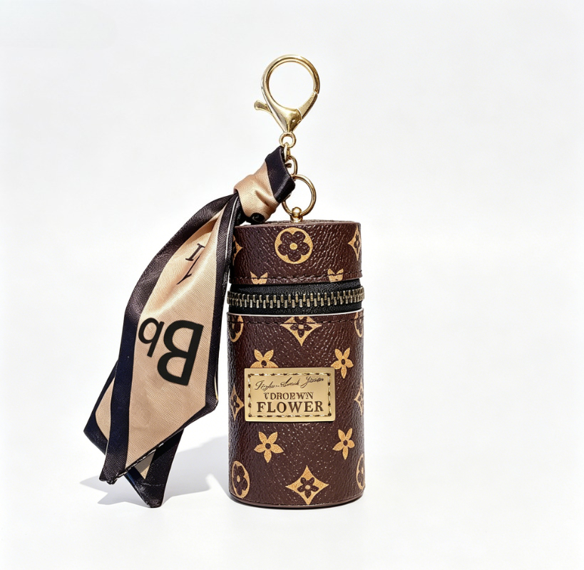 Vintage Brown Monogram Print C - Monogram Keychain Leather 评论和价格